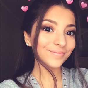 Meet your Posher, Evelyn